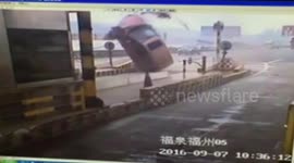 Car crashes into toll booth on motorway in China