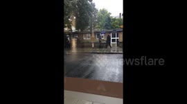 Newsflare Edit - Armed police respond to reports of man with 'gun' in Waterloo, London