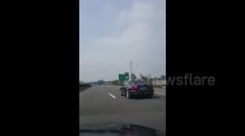 Suicidal racing: two cars dramatically hit each other on expressway