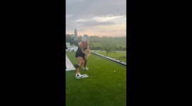 Golf shot backfires during swing in Springfield, Missouri