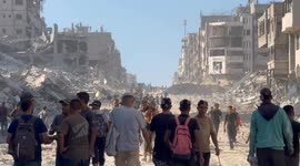 Thousands of Palestinians return to ruins of northern Gaza after ceasefire