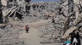 Returning residents in Khan Younis face massive destruction after ceasefire (3)