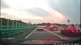 Chain collision in emergency lane during traffic in Anhui, China