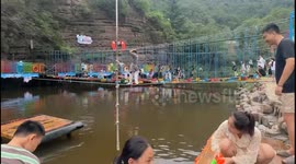 Man slips and falls into river in Henan, China