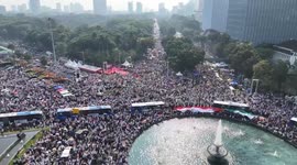 Thousands of Indonesian people took part in a solidarity rally for the Palestinian