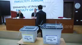 Voters head to poll stations for local elections in Kosovo (2)