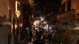 Historic streets, markets of Damascus come alive with evening crowds