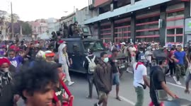 Madagascar: An elite army unit joining protests demanding the president’s resignation declared that the armed forces are now under its command