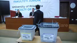 Voters head to poll stations for local elections in Kosovo (2)