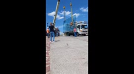 Massive glass panel falls during construction in Hidalgo del Parral, Mexico