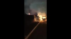 Car Catches Fire and Causes 9 km Traffic Jam on Via Dutra in São José dos Campos (SP)