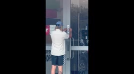 Push Sign on a Pull Door