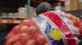 US: US military families turn to food banks for help amid government shutdown