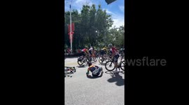 Dramatic crash sees 12 riders fall just 3km from finish line during China's Tour of Guangxi