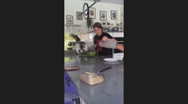 Flexible Shoulders Successfully Flip Pot