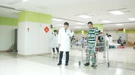 China: Breakthrough spinal interface helps paralyzed patient walk again