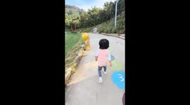Bouncy statue gives a surprise bonk in Tianjin, China