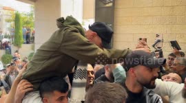 Israel begins to release Palestinian prisoners under Gaza ceasefire deal (2)