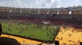 Kenya: Police opened fire at Kasarani Stadium during the funeral of former PM Raila Odinga, killing four people and injuring several others after unrest broke out