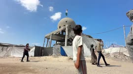 Palestinians hold first Friday prayers amid ruins in southern Gaza following ceasefire
