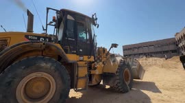 Palestinian teams search for bodies of Israeli captives in Khan Younis following ceasefire