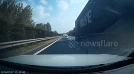 Three-vehicle collision caught on dashcam in Jiangsu, China