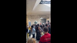Jewelry Heist Forces Louvre Evacuation, Police Launch Investigation