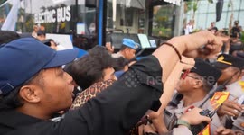 Indonesia: Indonesian students stage anti-gov't demonstration on Subianto’s first year in office