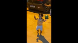 Estava jogando e Deu uma pausa para dançar