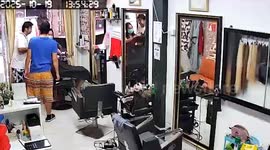 Japanese tourists shock Thai hairdresser by trying to take upskirt pictures