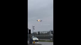 United Airlines plane aborts landing at Heathrow as Storm Benjamin hits UK