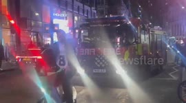 UK: Passengers evacuated from metro station in London amid fire warning (2)