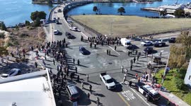 US: Anti-ICE protesters block entrance to Coast Guard Island in California