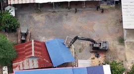 Thai soldiers demolish Cambodian homes 'encroaching on land'