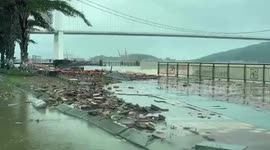 Storm Fengshen rough seas drench promenade in Vietnam
