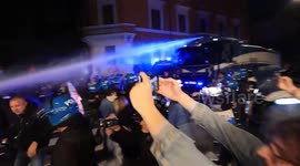 Italy: Police clash with pro-Palestinian protesters in Rome