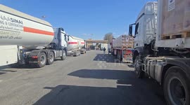 Egypt: Heavy machines and trucks loaded with humanitarian aid continue to enter Gaza (2)