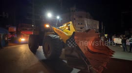Heavy machinery enters Gaza to rebuild areas devastated by Israeli attacks (3)