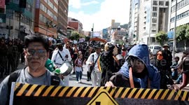 Zombie parade held in Bolivia ahead of Halloween