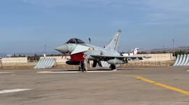 Türkiye: UK Prime Minister Starmer inspects Eurofighter Typhoon fighter jets in Türkiye