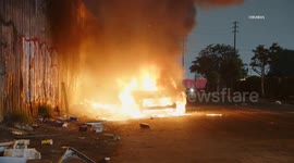 US, Los Angeles: Downtown Los Angeles Auto Fire