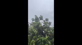 Storm bands from Hurricane Melissa sweep St. Thomas, Jamaica