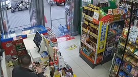 Car collides with store, toppling shelves in Hubei, China