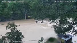 Hurricane Melissa hits Jamaica with winds estimated at 185 mph (2)