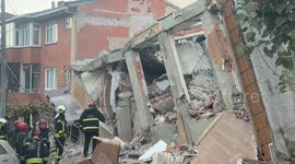 Six-story building collapses in northwestern Türkiye; rescue operations underway