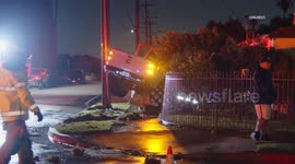 US, Los Angeles: San Gabriel Truck Crashes Into House Fence