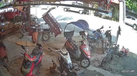 Mechanic’s head slammed by falling tricycle cargo bed