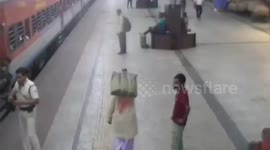 Heroic RPF Officer Saves Man from Train Fall at Howrah Station