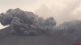 Powerful Shockwave during Explosive Eruption of Sakurajima Volcano, Japan