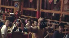 【拍客】牛人展示老北京绝活耍中幡惊险刺激